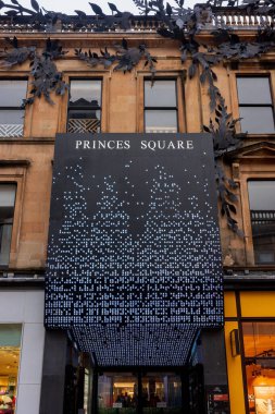 Glasgow İskoçya: 11 Şubat 2024: Buchanan Caddesi 'ndeki Princes Square alışveriş merkezi