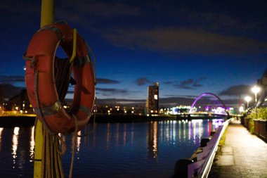 Glasgow İskoçya: 11 Şubat 2024: Clyde Nehri 'nde Lifefloat