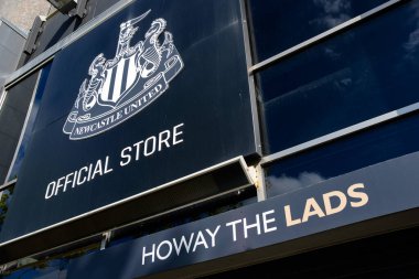Newcastle UK: 8 Haziran 2024: Newcastle United Official Store tabelasına yakın çekim