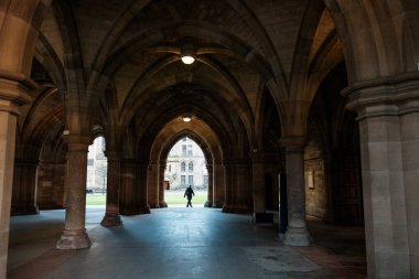 Glasgow İskoçya: 8 Ocak 2025: Glasgow Üniversitesi Gilmorehill. Ünlü Glasgow Üniversitesi Manastırı