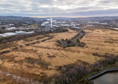 Newcastle UK: 2 Mart 2025: Newburn Business Park, bomboş arazi ve insansız hava aracı görüntüleri ile geliştirildi