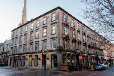 Glasgow İskoçya: 8 Ocak 2025: Sauchiehall Caddesi 'nde Wetherspoon, Henglers Circus Meydanı