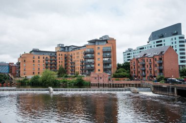 Leeds England: 3 Haziran 2024: Leeds Dam on River Aire