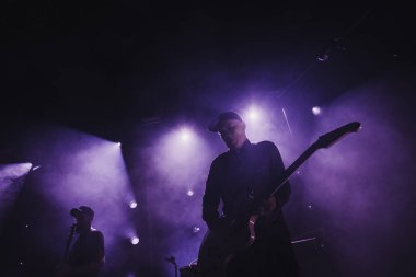 Glasgow İskoçya: 18 Mayıs 2025: Mogwai grubu Glasgow Barrowland meydanında canlı performans sergiliyor. Gitarist Stuart Braithwaite