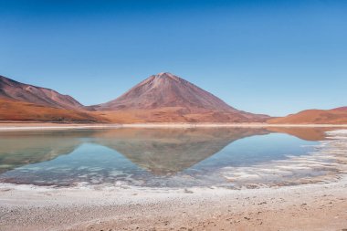 Bolivya 'daki eduardo avaroa ulusal parkının panoramik görüntüsü