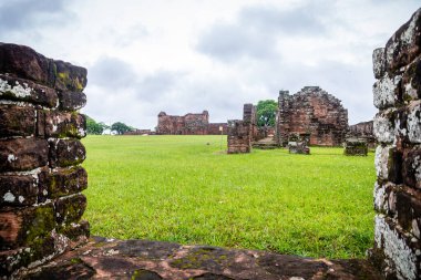Encarnacion, Paraguay 'daki eski Santisima Trinidad manastırı kalıntıları..