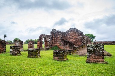 Encarnacion, Paraguay 'daki eski Santisima Trinidad manastırı kalıntıları..