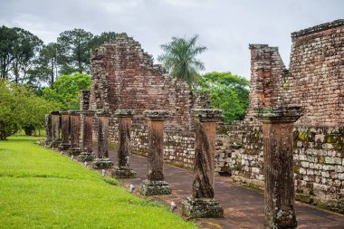 Encarnacion, Paraguay 'daki eski Santisima Trinidad manastırı kalıntıları..