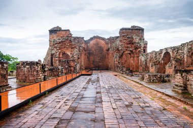 Encarnacion, Paraguay 'daki eski Santisima Trinidad manastırı kalıntıları..