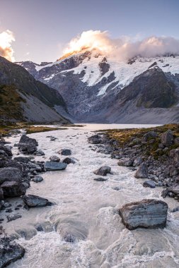 Yeni Zelanda 'daki Aoraki Ulusal Parkı panoramik görünümü