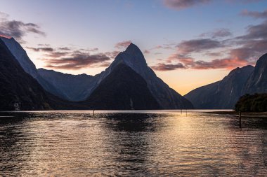 Yeni Zelanda 'daki Fiordland Ulusal Parkı manzarası