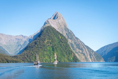 Yeni Zelanda 'daki Fiordland Ulusal Parkı manzarası
