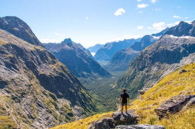 Yeni Zelanda 'daki Fiordland Ulusal Parkı manzarası