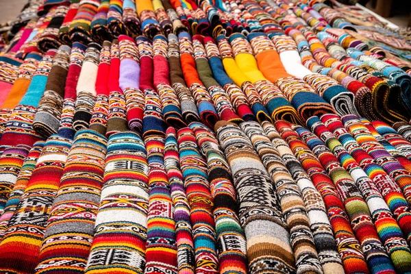 Peruanisches Kunsthandwerk Aus Alpakawolle — Stockfoto