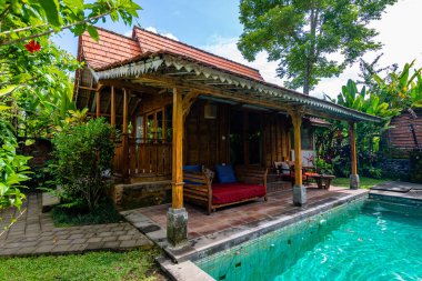 Ubud, Endonezya. 13 Mart 2023: Ubud, Endonezya 'daki balerin lüks villa manzarası