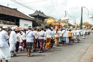 ubud, bali. 16 Şubat 2023: Balili köylüler bir törene katılacaklar.
