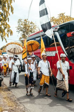 ubud, bali. 16 Şubat 2023: Balili köylüler bir törene katılacaklar.