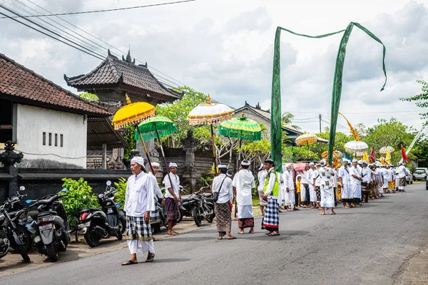 Ubud Bali Lutego 2023 Mieszkańcy Balijczyków Udadzą Się Procesję Ceremonię — Zdjęcie stockowe