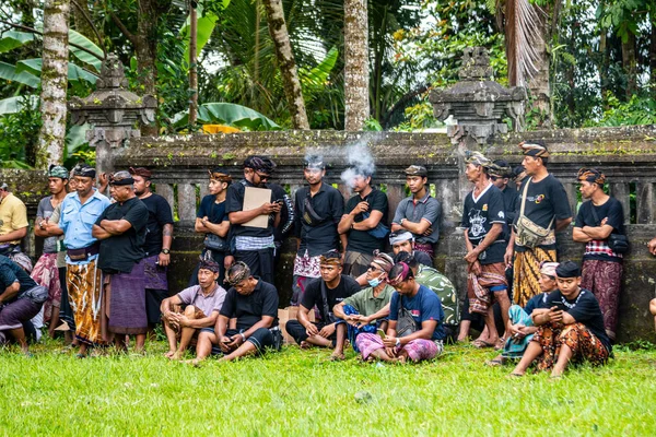 Ubud Indonesien März 2023 Die Balinesische Beerdigungszeremonie Findet Einem Kleinen — Stockfoto