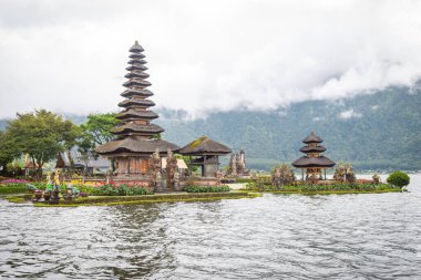 Endonezya, Bali 'deki Pura ulun danu beratan tapınağı manzarası