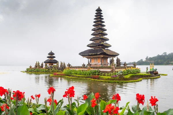 Endonezya Bali Deki Pura Ulun Danu Beratan Tapınağı Manzarası — Stok fotoğraf
