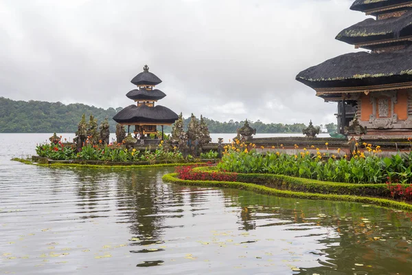 Endonezya Bali Deki Pura Ulun Danu Beratan Tapınağı Manzarası — Stok fotoğraf