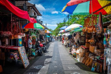 Ubud, Endonezya. 8 Mart 2023: Ubud pazarı, Endonezya