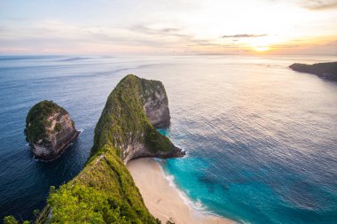 Nusa Penida, Endonezya 'daki Kelingking plajının muhteşem manzarası