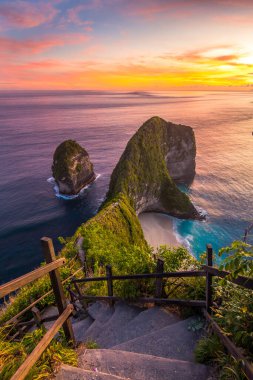 Nusa Penida, Endonezya 'daki Kelingking plajının muhteşem manzarası