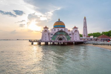 Melaka Boğazı Camii, Malezya 'dan gün batımı