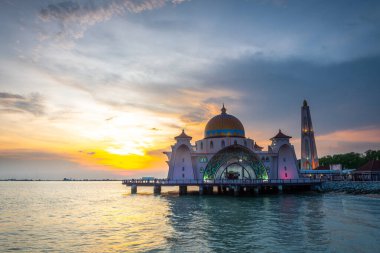 Melaka Boğazı Camii, Malezya 'dan gün batımı