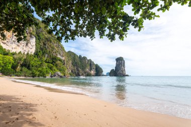  Krabi, Tayland 'da güzel bir sahil.