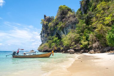 Pi Pi Adaları 'ndaki Maya Körfezi' nin panoramik görüntüsü, Tayland