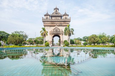 Vientiane, Laos 'taki ünlü patuxay kemerinin manzarası