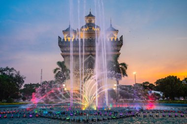 Vientiane, Laos 'taki ünlü patuxay kemerinin manzarası