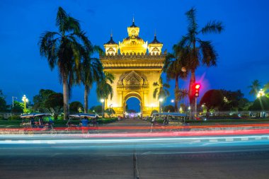 Vientiane, Laos 'taki ünlü patuxay kemerinin manzarası