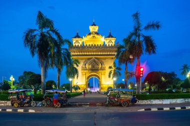 Vientiane, Laos 'taki ünlü patuxay kemerinin manzarası