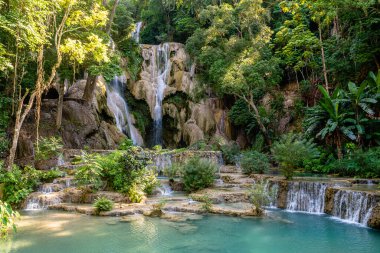 Luang Prabang 'daki Kuan si şelalelerinin manzarası, laos