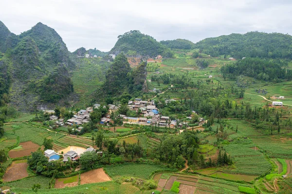 ベトナム北部のHa Gianループのパノラマビュー — ストック写真