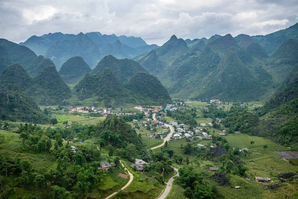Kuzey Vietnam 'ın panoramik görüntüsü