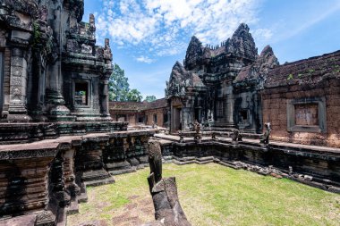 Muhteşem Angkor Wat tapınağının içinde, Kamboçya
