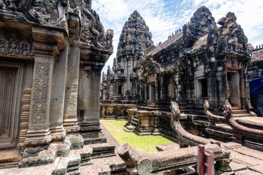 Muhteşem Angkor Wat tapınağının içinde, Kamboçya