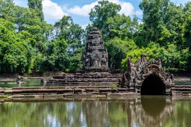 Kamboçya 'daki muhteşem Angkor Wat harabelerinin manzarası