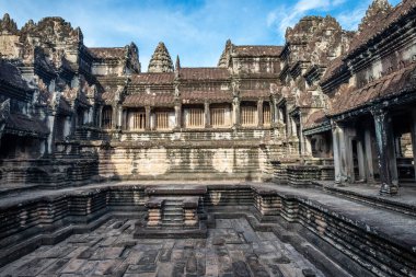 Muhteşem Angkor Wat tapınağının içinde, Kamboçya