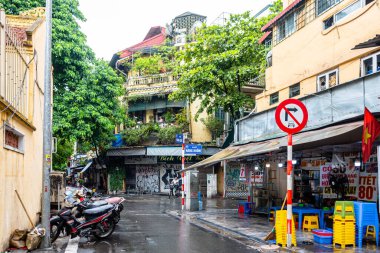 hanoi, vietnam. 4 Haziran 2023: Hanoi eski mahallesinde yerel işletme