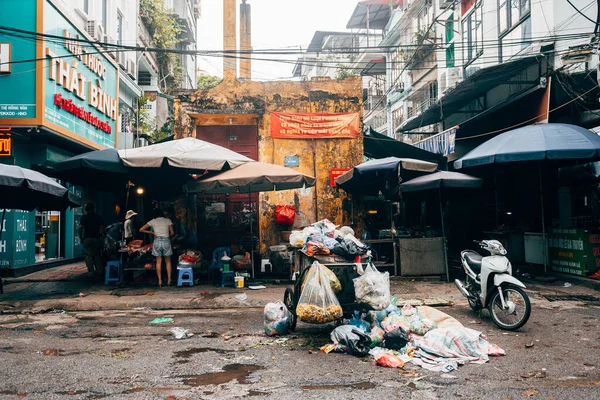 하노이 베트남 2023년 하노이 구시가지에서 운영하는 — 스톡 사진