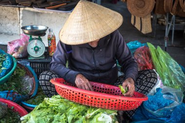 Hey, Vietnam 'da. 16 Haziran 2023: Eski bir kasaba, Vietnam 'ın sokak manzarası