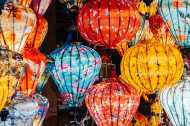 Hey, Vietnam 'da. 16 Haziran 2023: Eski bir kasaba, Vietnam 'ın sokak manzarası