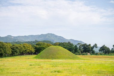  Güney Kore, Gyeongju 'daki ünlü Cheonmachong Parkı manzarası