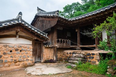  Güney Kore, Gyeongju 'daki geleneksel yangdong köyünün manzarası